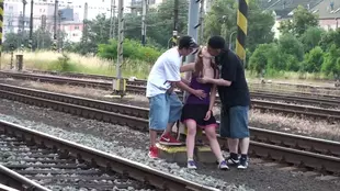 Open-air intimate encounters on train tracks